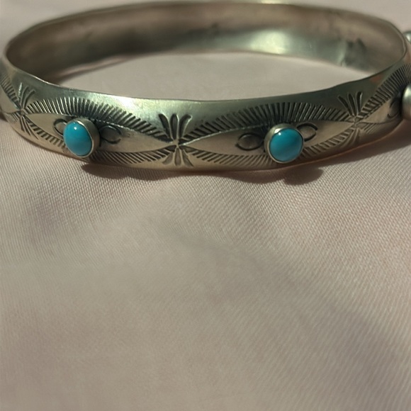 Kingman Turquoise Bangle - Picture 7 of 7